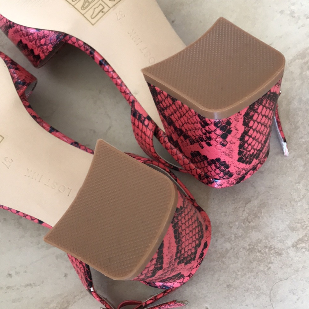 Lost Ink sandals - Picture 4 of 14